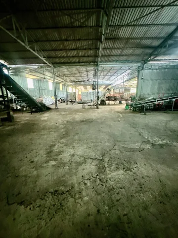 Cho thuê Kho, nhà xưởng 1400m2 mặt tiền đường xe 2,5T và mặt tiền sông giá 25 triệu tại 
Tp Bến Tre