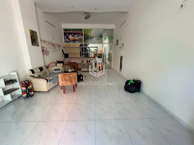CHO THUÊ NHÀ MẶT TIỀN LƯƠNG THẾ VINH, gần chợ phi trường, các trường song ngữ. GIÁ CHỈ 14triệu. full nội thất