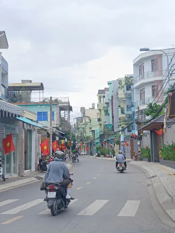 BÁN đất thổ cư Quận 2, lô góc mặt tiền đường ô tô thông cách Nguyễn Tuyển 70m full thổ nở hậu