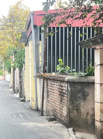 Bán Đất 100m2 có sẵn 100 m2 thổ cư giá 2 tỷ tại Phường Xuân Khanh Thị xã Sơn Tây Hà Nội