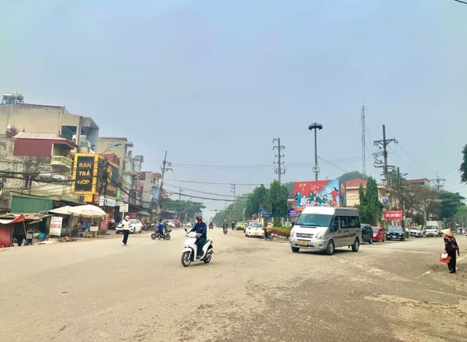 Bán Đất 100m2 có sẵn 100 m2 thổ cư giá 2 tỷ tại - Chọn - Phường Sơn Tây Hà Nội