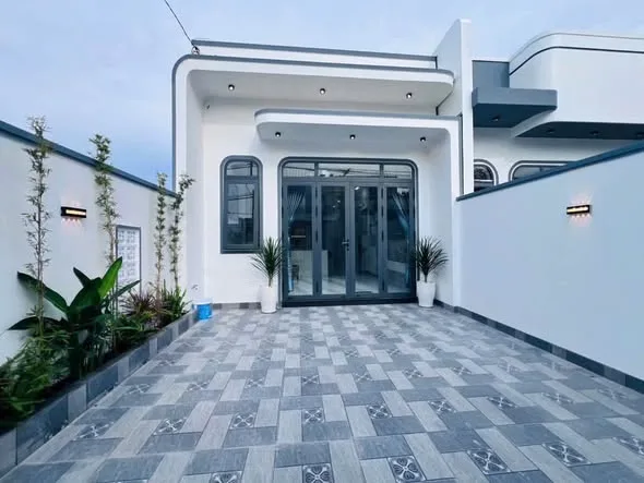 (82)Bán Nhà mới xây 105m2 có ẵn toàn bộ nội thất giá 1.55 tỷ tại Phường Phú Tân Tp Bến Tre