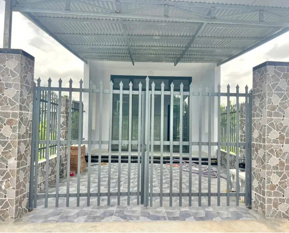 Kẹt tài chính bán gấp nhà ngay Lê Thị Sắc, Củ Chi, 127,2m2, 1 tỷ 2, sổ hồng riêng.