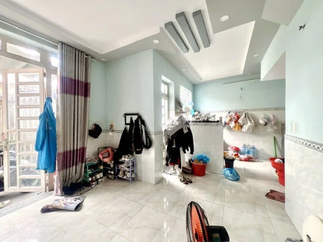 BÁN NHÀ GẦN VINCOM THỦ ĐỨC - NHÀ ĐẸP 2 TẦNG BỀ NGANG 7 MÉT - HẺM THÔNG