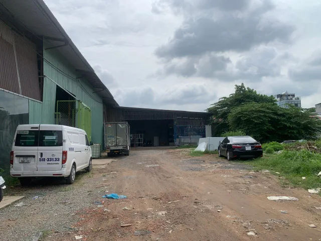 Cho thuê Kho 500m giá 26 triệu có Văn Phòng, điện 3 pha, xe cont 20ft ra vào đường số 8 Phường Linh Xuân Thủ Đức