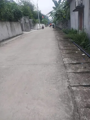 Bán 2 lô đất  83m2/lô . giá 1.35 tỷ tại Phù Ninh  đường thôn 6m.l/h:076.231.9990 e Thúy