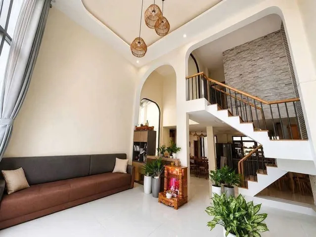 Bán nhà phố sân vườn Quận 2, phường Bình Trưng Đông HẺM ÔTÔ 4 chỗ, Nhà ngang 7M mới đẹp.