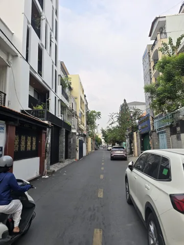 MẶT TIỀN NGUYỄN TRỌNG TUYỂN GIÁ TỐT . VỊ TRÍ ĐẮC ĐỊA TRUNG TÂM QUẬN Phú Nhuận  - 64M2 - 3 TẦNG  🥰