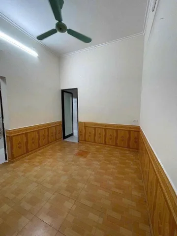 NGUYỄN CHÍ THANH – ĐỐNG ĐA – NHÀ NGUYÊN CĂN 4 TẦNG – 55M² – CÓ SÂN CỔNG RIÊNG 18M² – 4PN – 3WC – GIÁ 15 TRIỆU/THÁN