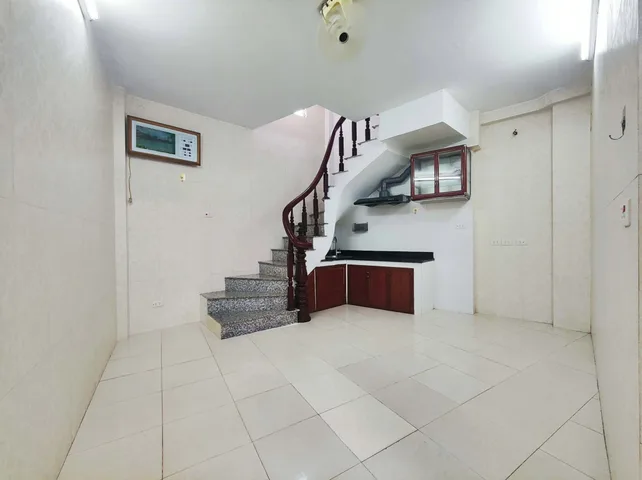 CHO THUÊ NHÀ RIÊNG PHỐ VĂN CAO, BA ĐÌNH, GẦN PHỐ, 3 NGỦ -  7.5TR