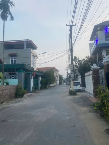 Bán đất trung tâm thị trấn Vĩnh Tường sát hồ Vực Xanh DT 133m2 MT 5m đường kinh doanh 35tr/m có TL