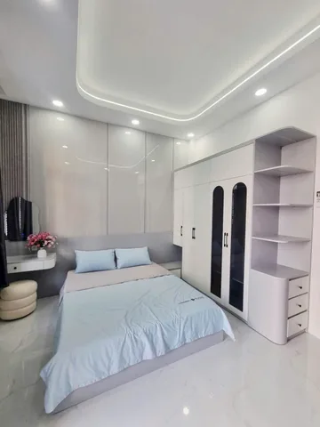 LÂM THỊ HỐ QUẬN 12 HẺM XE HƠI 60M² 3 TẦNG 4PN FULL NỘI THẤT 5,55 TỶ
