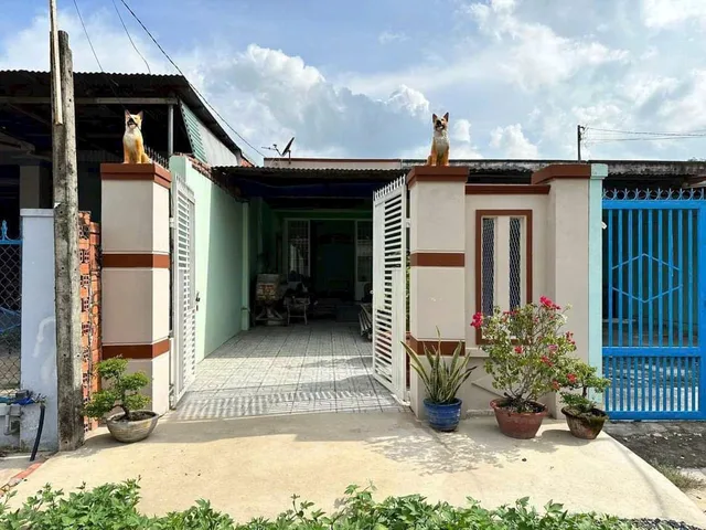 Kẹt tiền ! Bán gấp căn nhà cấp 4 ở ngay Đ. Lê Minh Nhựt - Tân Thông Hội - Củ Chi . DT:130m2 SHR giá chốt 1 tỉ 020 triệu