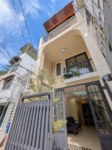 NHÀ ĐẸP FULL NỘI THẤT • 3 TẦNG • 3PN • CÔNG NHẬN 36M² • NGAY NGÃ TƯ PHÚ NHUẬN • CHỈ VIỆC XÁCH VALI VÀO Ở