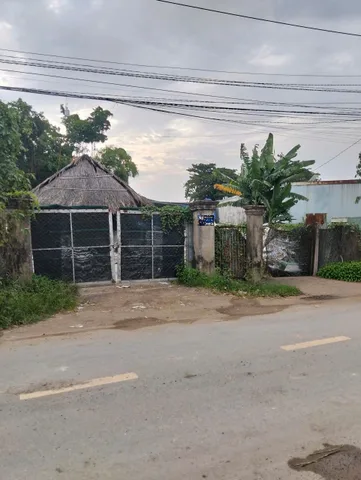 Bán Đất  mặt tiền đường nhựa Bàu Sen 1000m2 có sẵn 686 m2 thổ cư giá 6 tỷ nay kẹt gấp giảm còn 5ty5 tại Xã Đức Lập Hạ Huyện Đức Hòa Long An