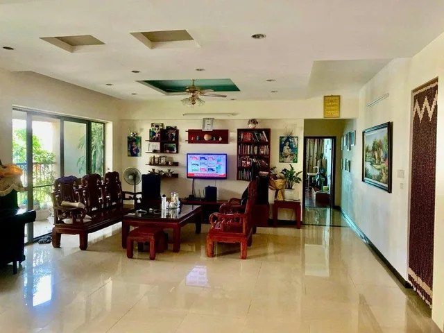Hiếm CHCC đẹp KĐTM Văn Khê, 160m2, 3 PN rộng, 3WC, lô góc thoáng sáng, đầy đủ nội thất, giá 9 tỷ