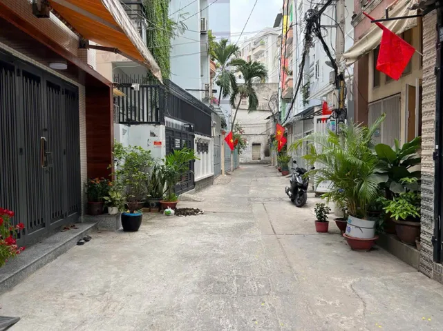 MỘT BƯỚC RA PHỐ ẨM THỰC PHAN XÍNH LONG - 2 MẶT TIỀN TRƯỚC SAU NGAY PHÙNG VĂN CUNG - HẺM XE HƠI THÔNG- 4 TẦNG