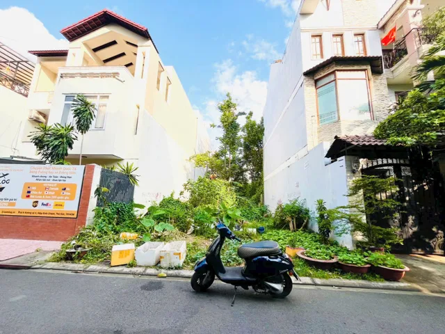 ĐẤT MẶT TIỀN ĐSỐ 4 – HIỆP BÌNH CHÁNH- TP. THỦ ĐỨC. Ngay Ga Tàu Thủy , khu vực bên sông .DT- 120M2.(NGANG 8M) Ở HOẶC MỞ VP CÔNG TY TỐT.