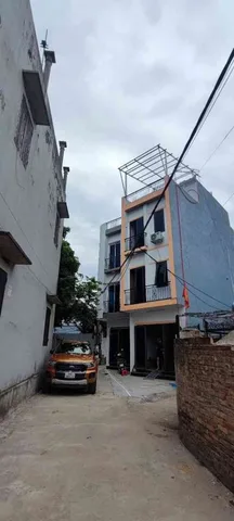 CHỈ VỚI HƠN 2 TỶ, SỞ HỮU NGAY CĂN NHÀ 4 TẦNG TẠI VĂN LÂM, Ô TÔ ĐỖ CỬA