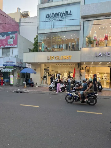 NGANG KHỦNG 8.8 MÉT  -  VỊ TRÍ ĐẮC ĐỊA TẠI TÂN SƠN - 4 TẦNG btct- kế bên sân bay TSN - vuông vắn đẹp mà chỉ có 13 TY
