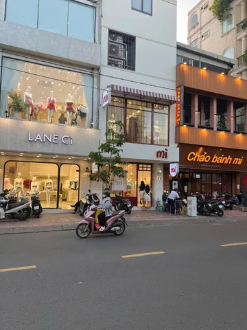 Mặt tiền Âu Cơ. Ngay Ngã tư Nguyễn Hồng Đào, trương Công Định, Bàu Cát. Kinh doanh Đa ngành nghề