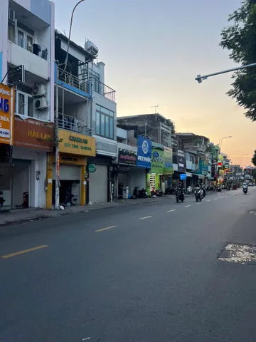 HẺM XE TẢI, Nhà Đẹp Góc 2 mặt tiền, 5 PN. Ngay Trương Công Định, Ba Vân, Nguyễn Hồng Đào. 53 M2 x 5 tầng. 10 tỷ 900