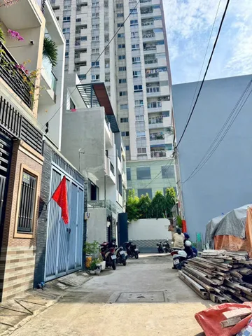 BÁN  ĐẤT THỔ CƯ QUẬN 2 – HẺM 301 NGUYỄN DUY TRINH cách mặt tiền 50m, đất ngang 5,2m