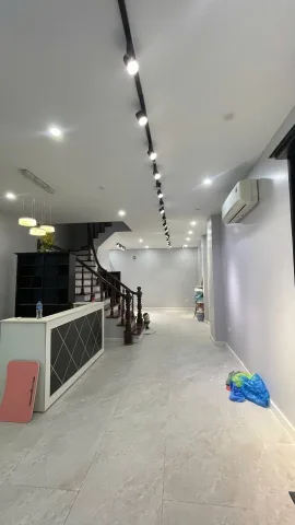 Bán Nhà riêng 60m2 có sẵn 60 m2 thổ cư giá 18.3 tỷ tại Đường Vũ Ngọc Phan Phường Hàng Bột Quận Đống Đa Hà Nội
Lh:0377224604