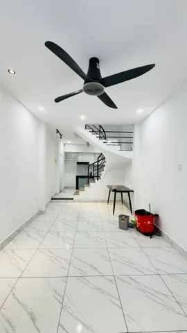 BÁN NHÀ 6 PHÒNG NGỦ HẺM 170 BẾN VÂN ĐỒN QUẬN 4