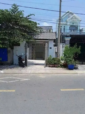 Nhà mặt tiền đường Tân Hiệp 14. Hóc Môn. 97.6 m2 thổ cư giá 4.8 tỷ tại Xã Tân Hiệp Huyện Hóc Môn TP. Hồ Chí Minh