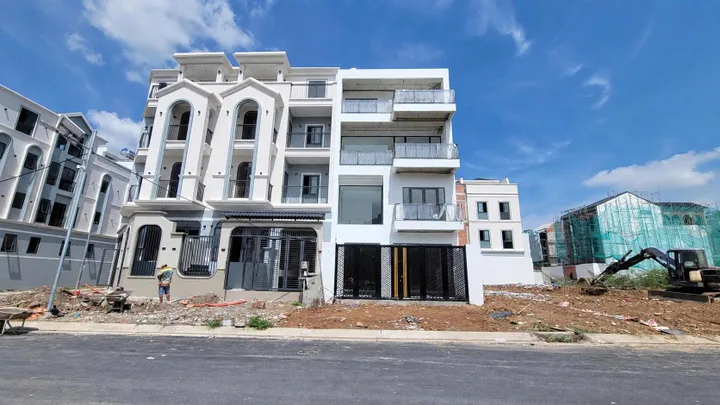 Bán Nhà riêng 140m2 có sẵn 140 m2 thổ cư giá 44 tỷ tại - Chọn - Phường Thủ Đức TP. Hồ Chí Minh