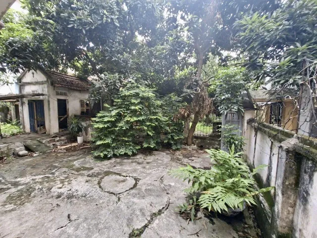 YÊN HÒA – CẦU GIẤY – NHÀ 3 TẦNG × 40M² – SÂN RIÊNG CỰC RỘNG 100M² – 2PN – FULL ĐỒ CƠ BẢN – GIÁ 15 TRIỆU/THÁNG