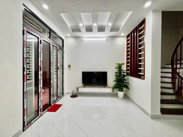 Cho thuê nhà ngõ 2 HOÀNG QUỐC VIỆT, Cầu Giấy. 15 triệu/tháng. Ưu tiên: Hộ gia đình.
