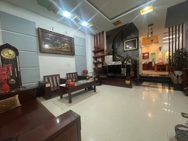 ĐIỂM SÁNG TÂN PHÚ: NHÀ ĐẸP NỞ HẬU, TRUNG TÂM THOẠI NGỌC HẦU