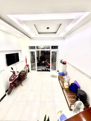 35m2 - Chỉ 3ty nhinh. Hẻm oto đỗ cửa gần Đại Học Văn Hiến - Cao Đẳng CNTT, gần Ngã Tư Âu Cơ - Lạc Long Quân, kế Kênh Tân Hóa và Khuông Việt
+ Kết nối nhanh các quận trung tâm Q11, Q10, Q5, Q3...
+ Sổ vuông a4, pháp lý chuẩn 
📞 LH ( Zalo/ SĐT ): 0706.12