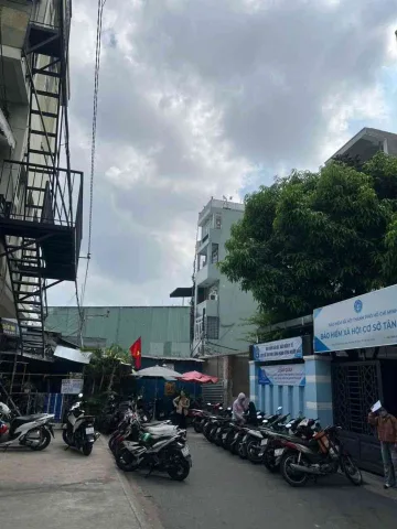 KHU VIP TÂN PHÚ - NHÀ CẤP 4 - XE HƠI ĐỖ CỔNG - HẺM SIÊU RỘNG VỈA HÈ - 9 TỶ