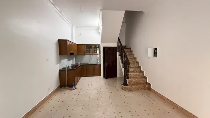 Cho thuê nhà ở ngõ Nguyễn Phong Sắc, Cầu Giấy 35m x 5T (3 ngủ) _17tr NGÕ OTO CON
