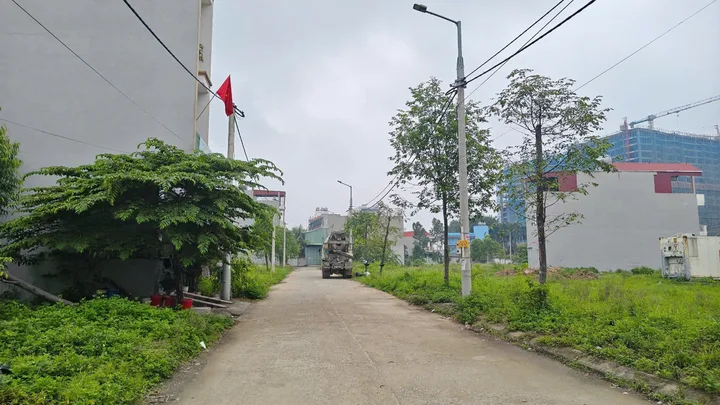 🤩🤩🤪Bán 1 cặp Dãy f Quang Châu Đồng Lớn Bắc giang sổ cc ko lỗi
🎓🎓🙏Diện Tich 144m 
🍐🍈🍏MT 8m 
🍉💕🍅Hướng Đông