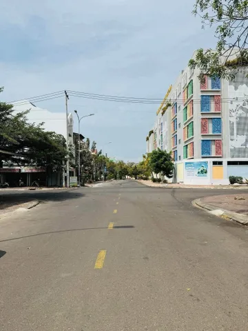 Cho thuê Đất 80m2 tại lô C4 Tuệ Tĩnh - cạnh cafe Demeter giá 4 triệu/ tháng
