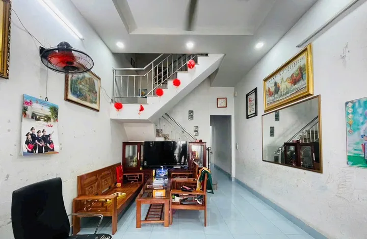 Nhà 2 Tầng HXH 8m_Đường 109_Phước Long B_Quận 9_Gần chợ 339_ 4PN_Giá Tốt