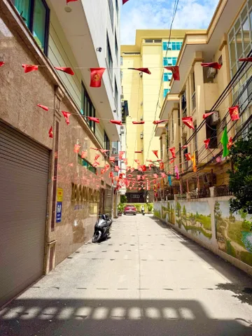Bán TÒA NHÀ ĐƯỜNG LÊ TRỌNG TẤN. 128M2 - 8 TẦNG. THANG MÁY. GARA Ô TÔ.