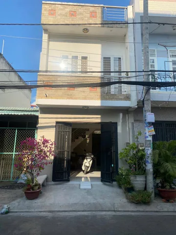 Cho thuê nguyên căn nhà phố khu dân cư Lê Thành tại phường An Lạc TP. HCM, 12 triệu VND, 111m2, giá cực chất