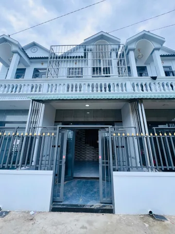 Làm ăn thu lỗ cần Bán Gấp nhà trệt lầu ở Xuân Thới Sơn Hóc Môn gần Chợ Nhị Xuân từ đường Nguyễn Văn Bứa vào 200m