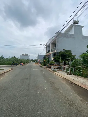 36tr/m2 ~12 phút Vinhomes ~30 phút Metro, khu CNC - KDC hiện hữu, đường thông 13m vỉa hè, không ngập - 2,05 tỷ 56m2