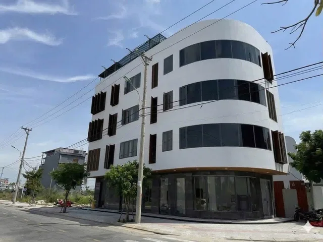 Bán Tòa nhà 5 Tầng Góc 2MT Gần Công Viên . Diện tích 160m2 ( 15.9m và 8m4 ) Gần Lê Quảng Chí , Thái Văn Lung , Nguyễn Văn Thông . Dòng Tiền 1tỷ / năm . Liên hệ Ms Dung - Chị Mập Bán Nhà 0987.631.499