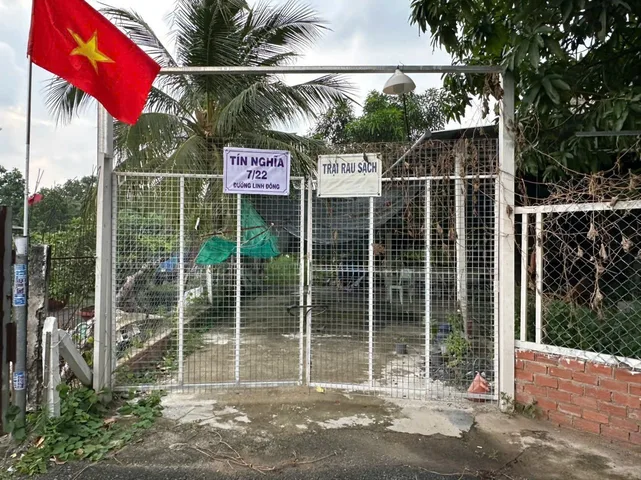 Đất quy hoạch treo nên giá rất rẻ : 15tr/m2. Diện tích : 923,8m2. Sổ hồng. ĐT chị Thùy 0908.119.120
