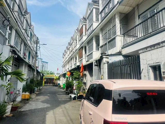 Bán Nhà riêng 57m2 có sẵn 57 m2 thổ cư giá 5.6 tỷ tại Phường Hiệp Phú Quận 9 TP. Hồ Chí Minh