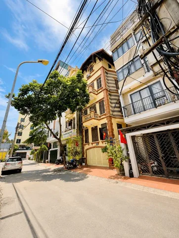 SIÊU VIP SIÊU HIẾM  PHÂN LÔ HIẾM PHỐ TRẦN QUỐC HOÀN- CẦU GIẤY-DT 90M2 7 TẦNG MT 8.5M-GIÁ 41 TỶ