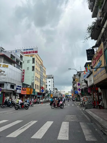 NGÃ TƯ PNHUẬN - PHAN ĐÌNH PHÙNG – BIỆT THỰ SIÊU THOÁNG 91M² – 4 TẦNG - NGANG 7M – 11.x TỶ