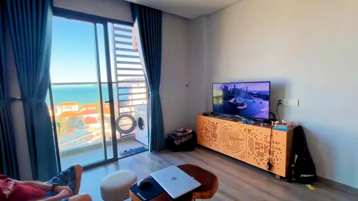 Căn hộ studio tòa Marina Suites Nha Trang -  View trực diện biển Trần Phú ( hướng Đông Nam ) ; sẵn Ban Công. DT 46m2. Giá 3.050ty
